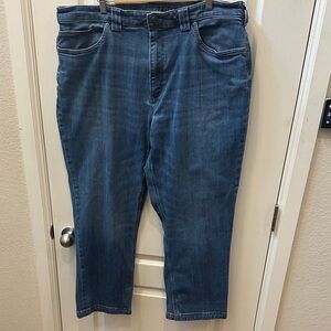 Duluth Trading Co Men's Straight Jeans in Blue Denim